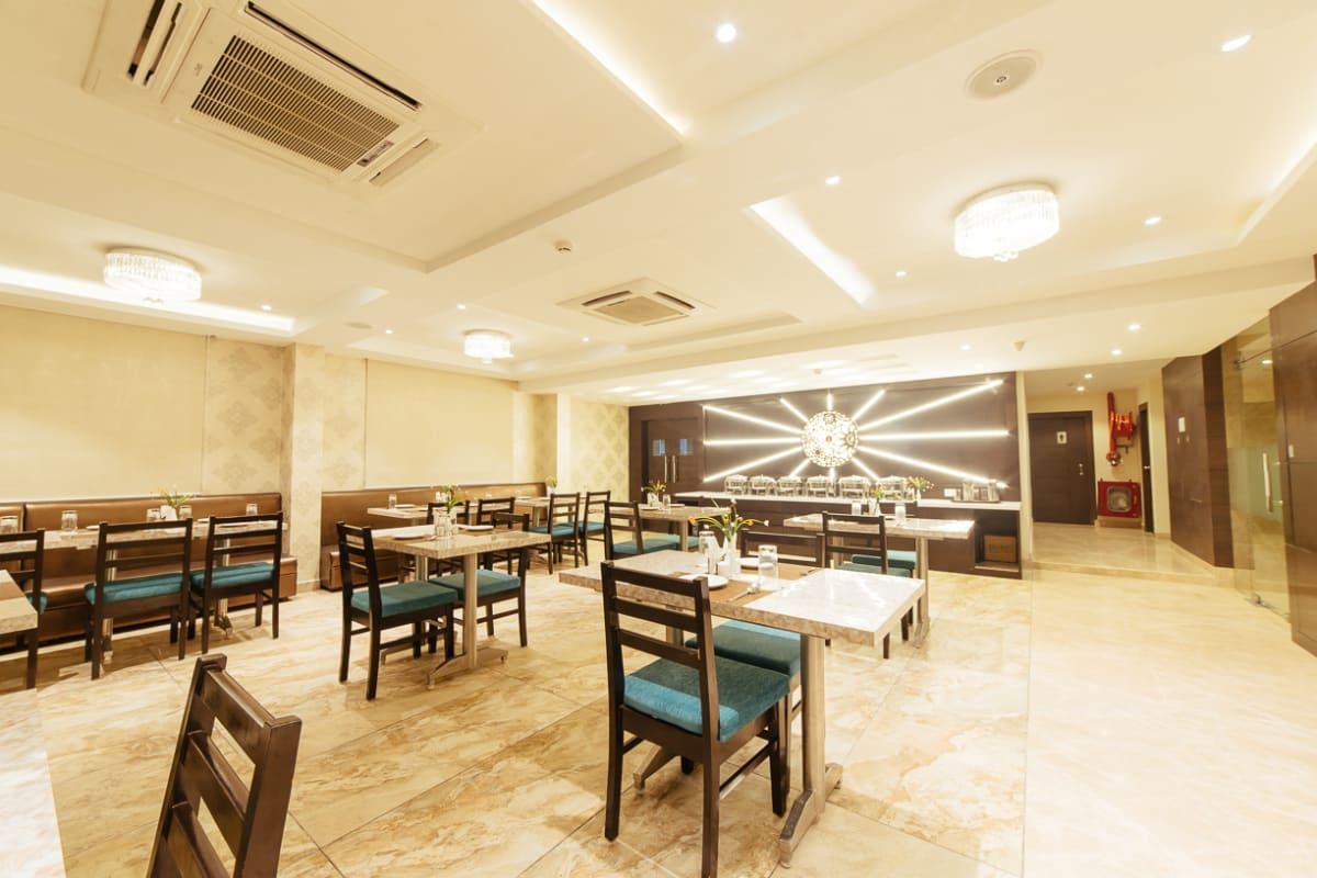 Radical Palace Hotel And Restaurant Lucknow Exterior foto